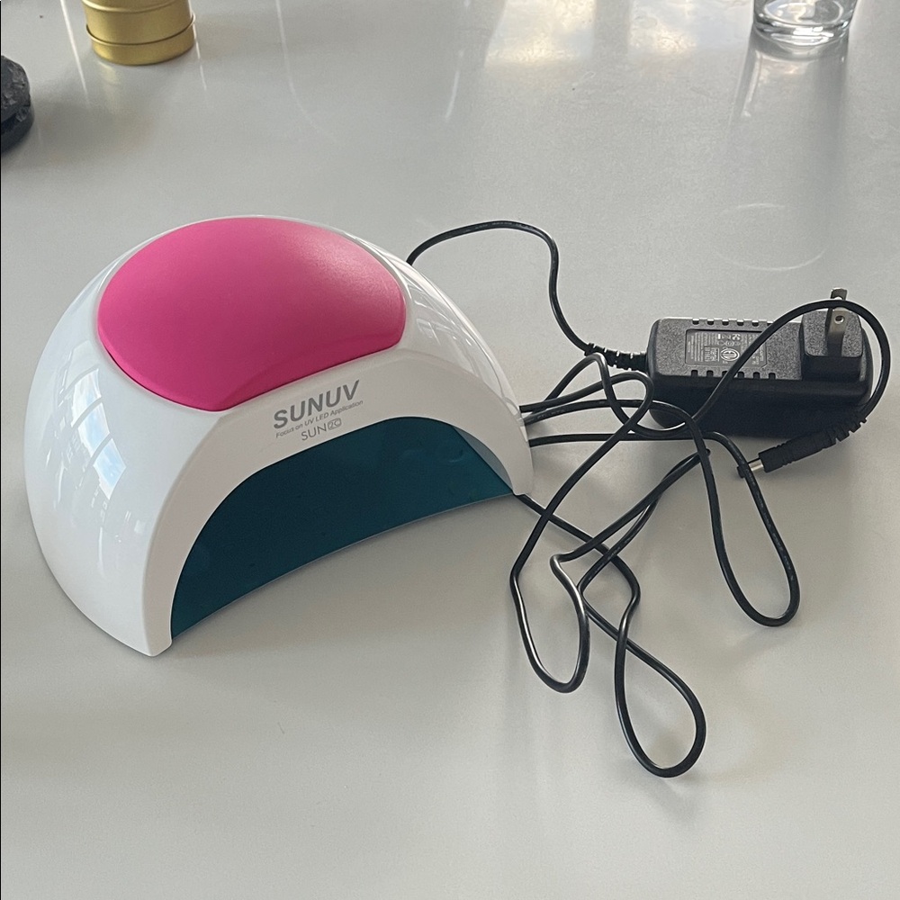 SUNUV Nail Lamp with Pink and White Design